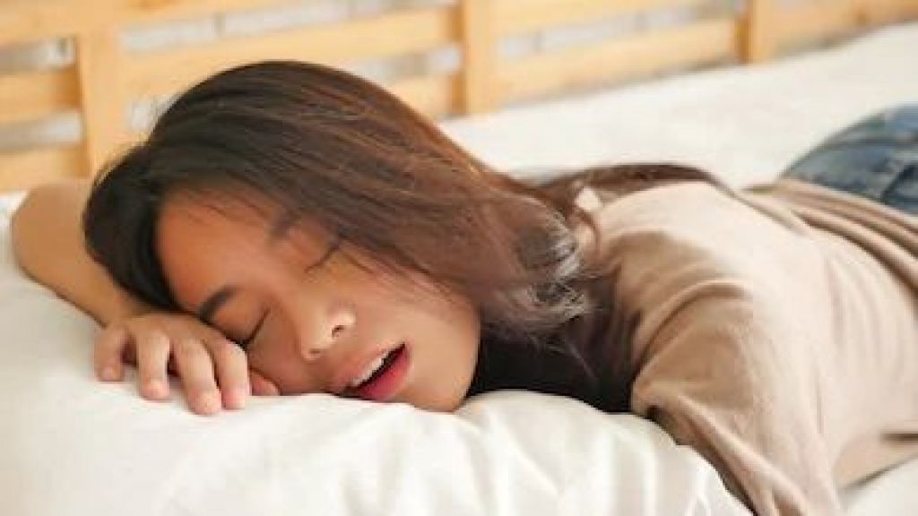 7 Faktor yang Bikin Kamu Ingin Tidur Terus saat Berpuasa, Benarkah Ada Kaitanya dengan Masalah Kesehatan?