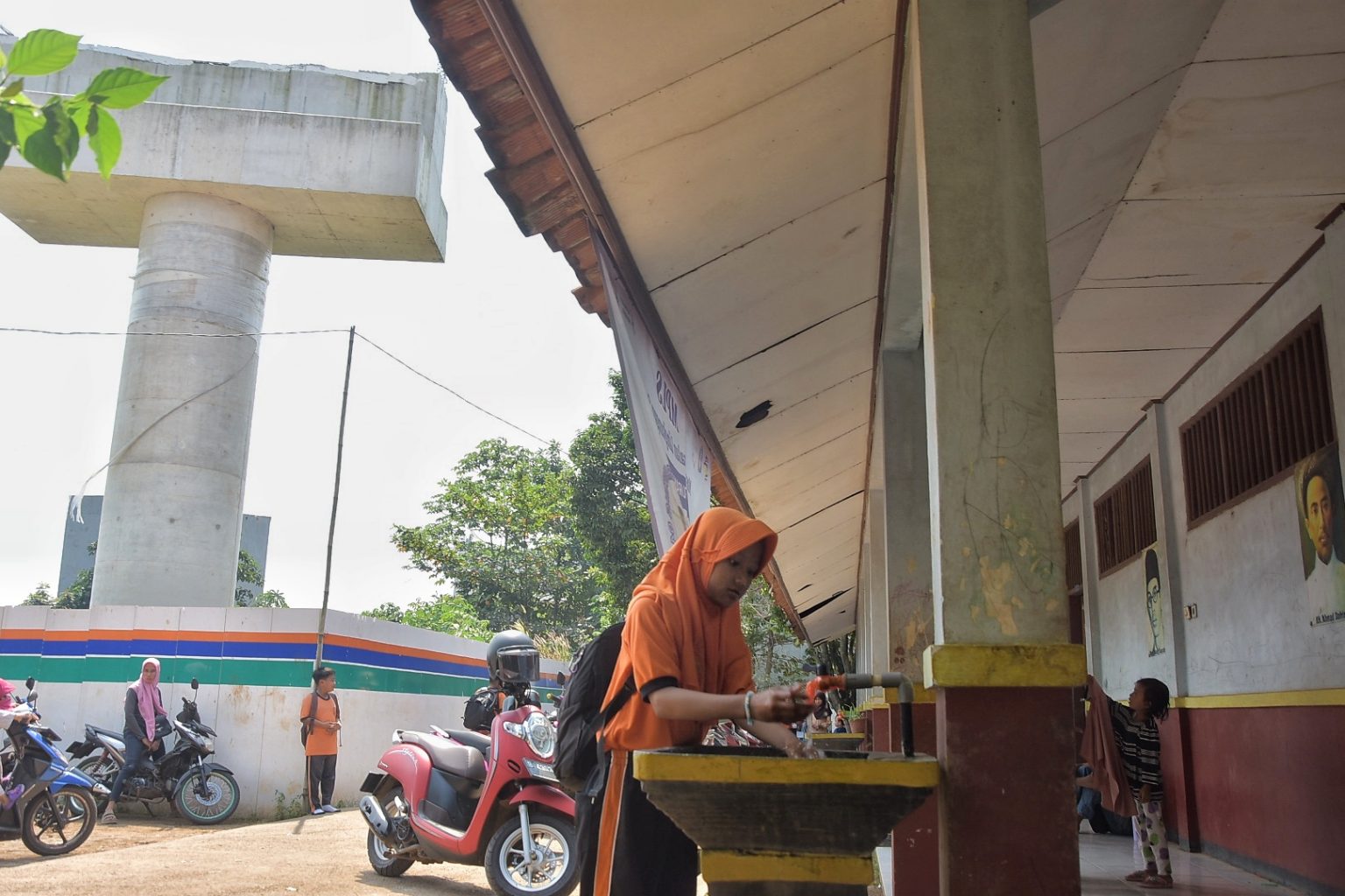 Sekolah Terhimpit Tol, Pemkab Bekasi Dinilai Lamban Cari Lahan Relokasi