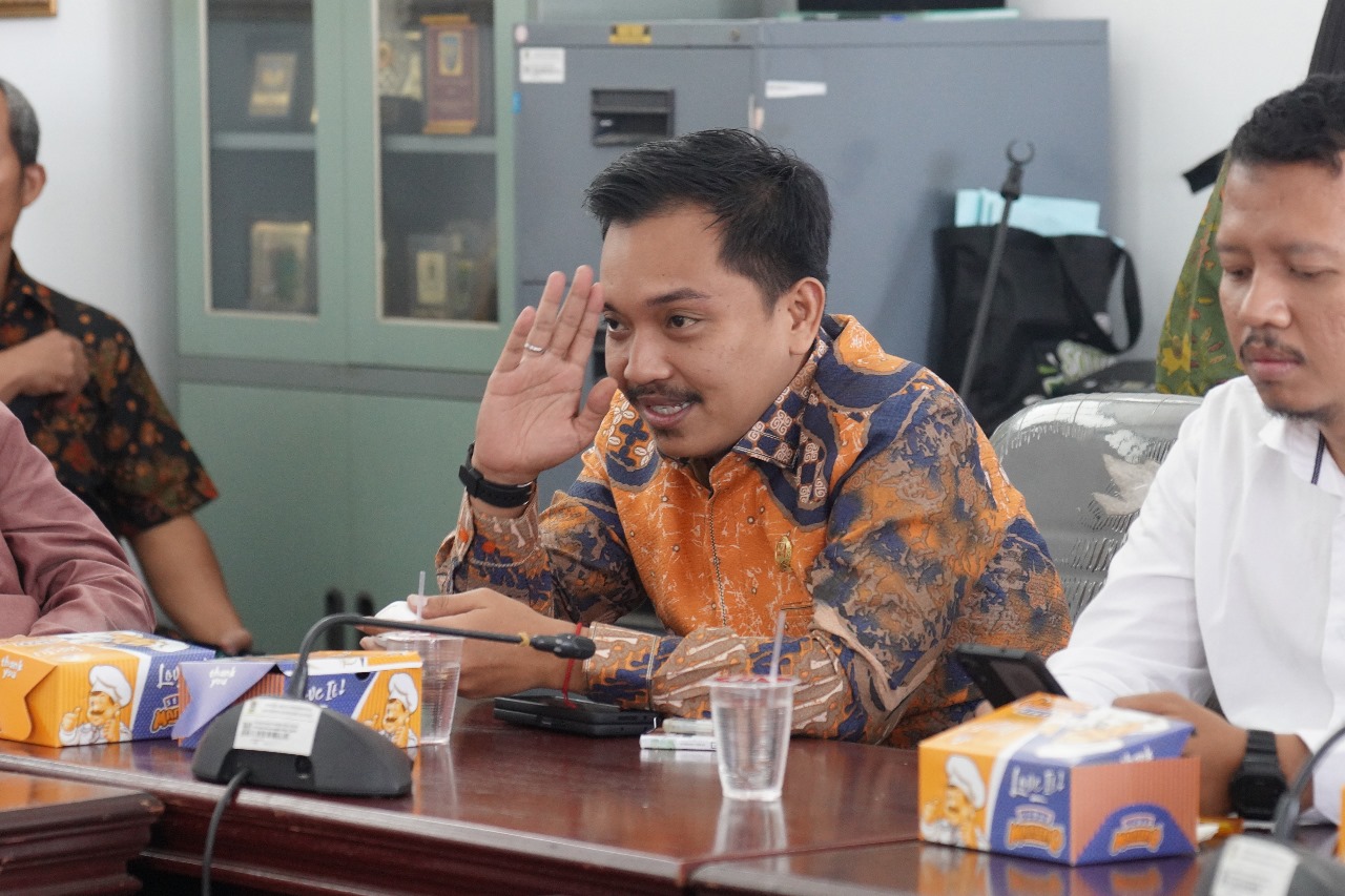 Gelar Diskusi Publik, Dede Anwar Hidayat Ajak Mahasiswa Bahas Strategi Pengembangan di Jawa Barat