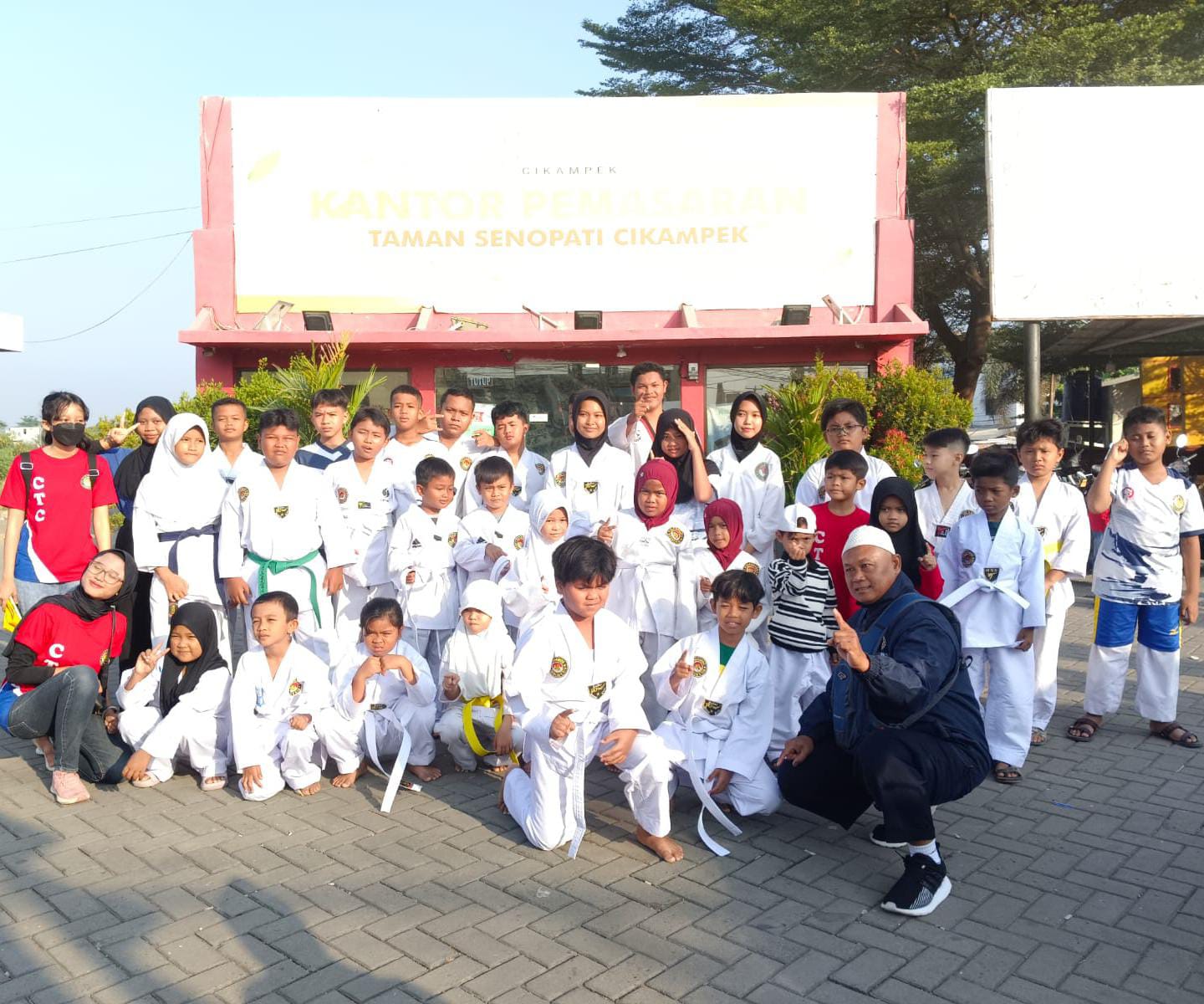 Bertabur Prestasi, CTC Borong Medali Kejurcab Taekwondo Antarunit Se-Karawang 2024