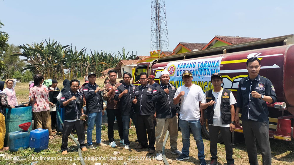 Bencana Kekeringan di Kabupten Bekasi Kian Parah, Karang Taruna Sukadami Distribusikan Air Bersih