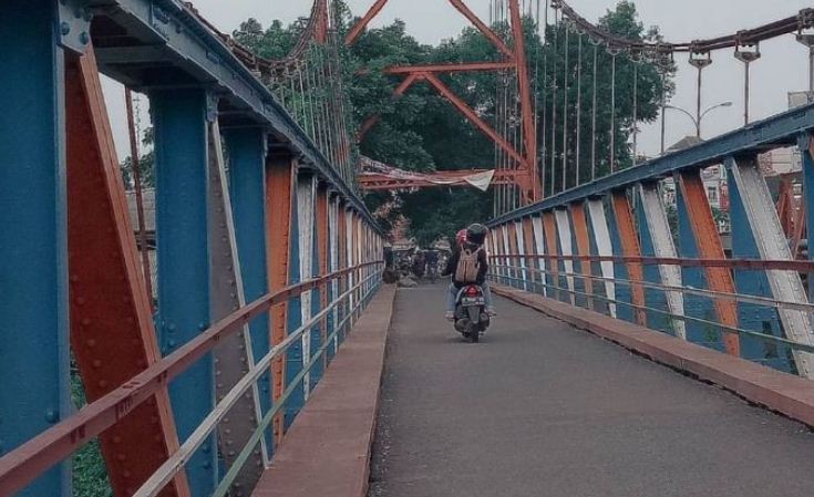 Dianggap Angker, Konon Ada Sosok Penunggu Jembatan Telukjambe yang Sering Berbisik ke Orang untuk Bunuh Diri