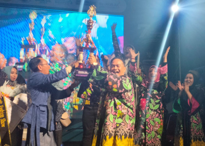 Usung Kidara, DPMD Juara Favorit di Fas ellehion Show Batik Bekasi