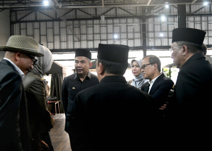 Penjabat Gubernur Bey Machmudin Bersilaturahmi dengan Pimpinan dan Ketua Fraksi DPRD Jabar