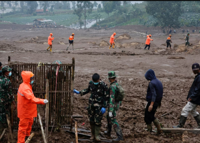 Korban Longsor di West Java Bertambah, 32 Orang Masih Hilang
