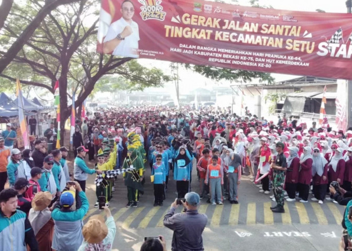 Ribuan Warga Ikuti Gerak Jalan Semarakkan Hari Jadi Kabupaten Bekasi ke-75