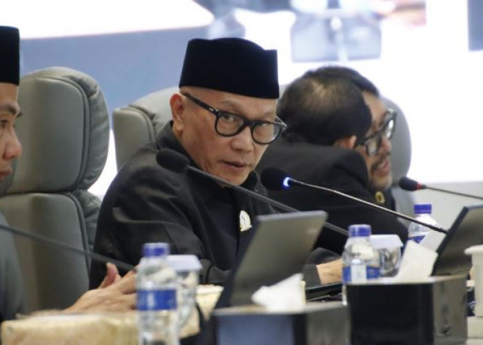 DPRD Jabar Gelar Rapur Pandangan Umum Fraksi-Fraksi atas 3 Ranperda