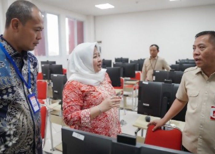 Pilkades Serentak Karawang Makin Dekat, 210 Balon Kades Ikuti Tes CAT, Bupati Aep Pastikan Seleksi Transparan