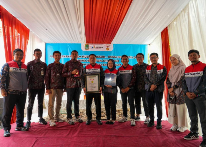 Tukar Jerami dengan Air di Karawang Hantarkan Pertamina Patra Niaga Regional JBB Cetak Rekor MURI