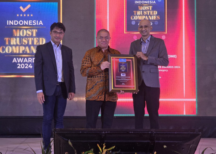 JNE Raih Penghargaan dalam Ajang Indonesia Most Trusted Companies Award 2024