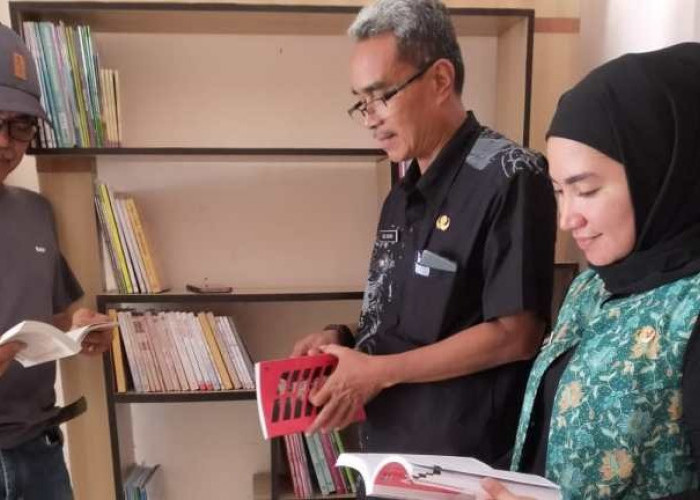 Ada Pojok Baca di Kelurahan Nagasari, Berisi Berbagai Koleksi Kekinian Biar Tak Jenuh Saat Urus Administrasi