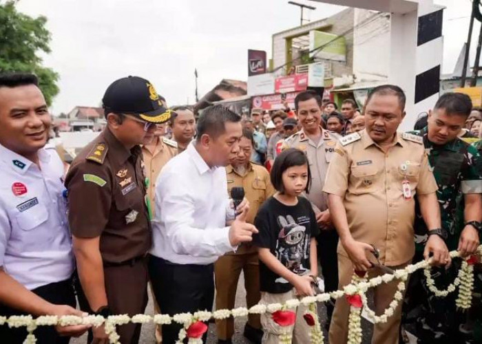 Disambut Antusias Warga, Bupati Aep Ajak Masyarakat Resmikan Underpass Gorowong 