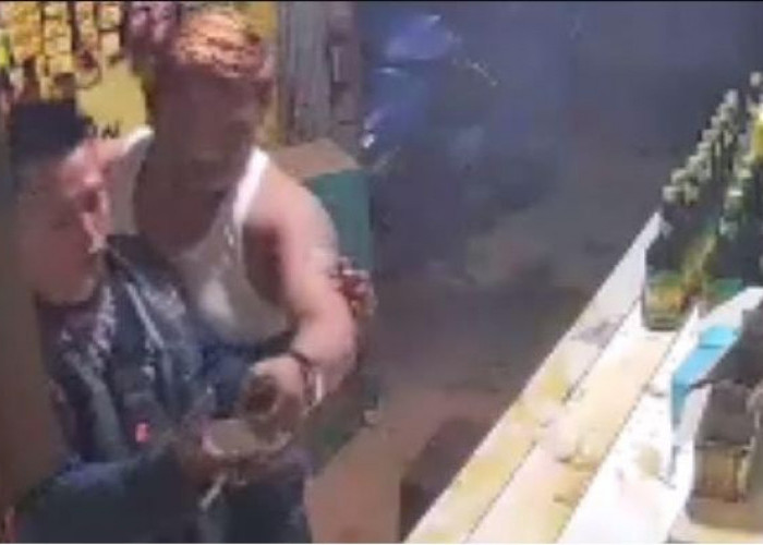 Viral, Video Preman Kampung di Karawang Palak Pedagang Jamu, Hingga Pecahkan Botol