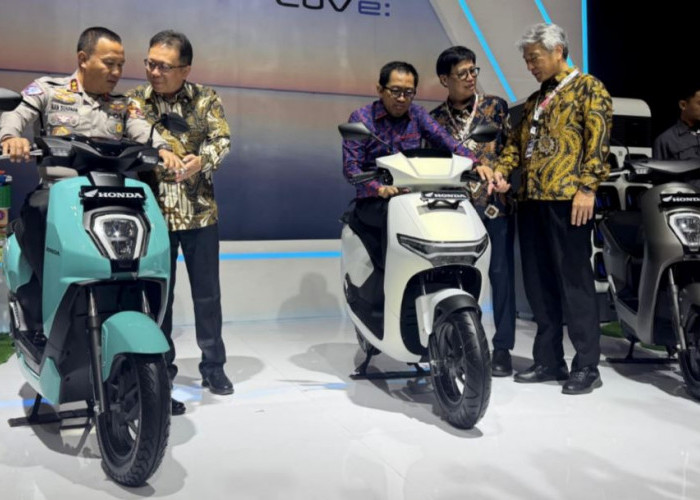 Honda ICON e: dan CUV e: Meriahkan Booth AHM di Gelaran IMOS 2024