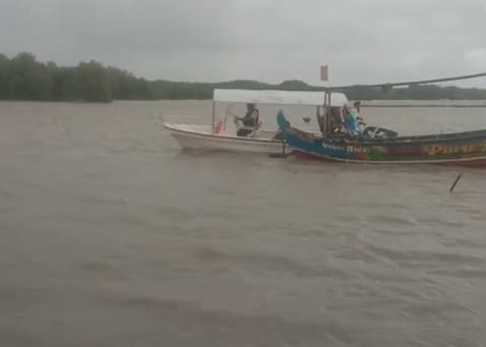 Cuaca Ekstrim, Dua Perahu Nelayan di Karawang Dihantam Ombak Besar, 1 ABK Tewas, Satu Orang Hilang, 1 Kritis 