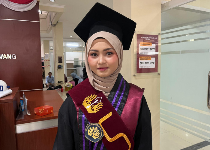 Berjuang di Tengah Keterbatasan Ekonomi, Nursa’adah Lulus Unsika dengan IPK 3,68 Sambil Bekerja
