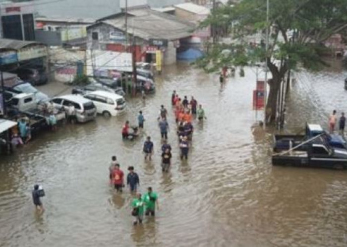 Bencana Banjir Terjang Sumedang, Lansia Berusia 60 Tahun Meninggal Dunia