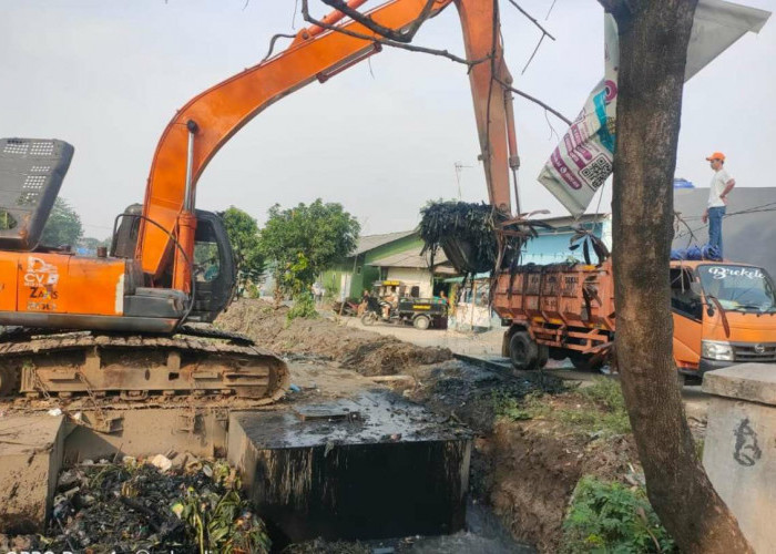 Dinas SDA BMBK Kabupaten Bekasi Cari Sollusi Ekstra Atasi Kekeringan Sawah Dengan Saluran Air