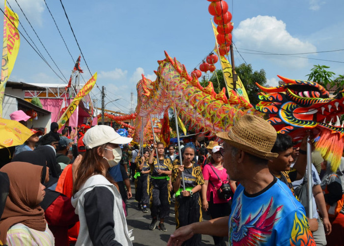 Kemeriahan Kirab Karnaval Perayaan Cap Go Meh di Kota Bekasi 