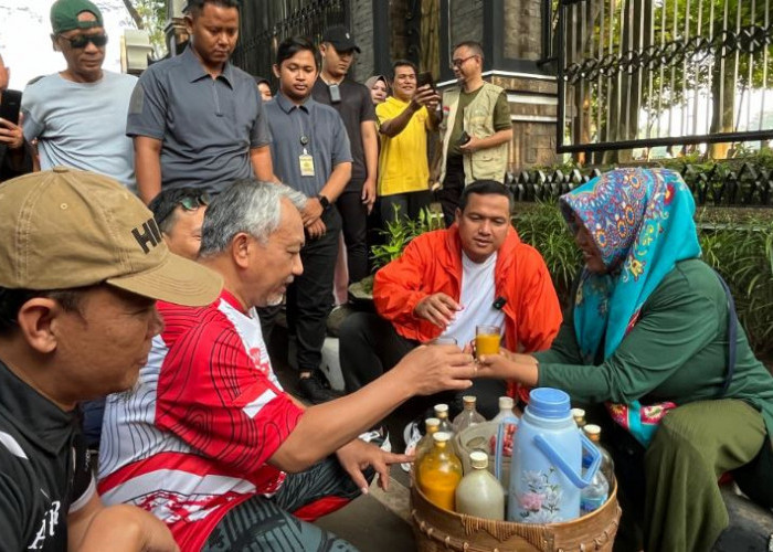 Kisah Harmini, Pedagang Jamu di Purwakarta Ketiban Rezeki saat Dikunjungi Ahmad Syaikhu