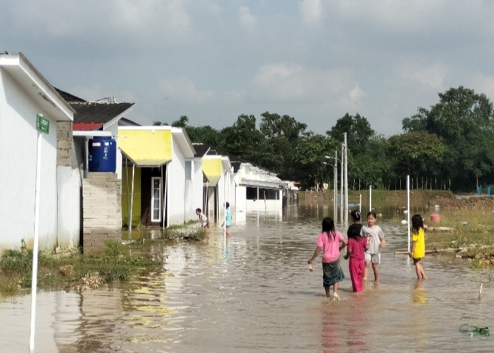 Diguyur Hujan Lebat, Perumahan The Arthera Hill Serang Baru Kembali Terendam Banjir