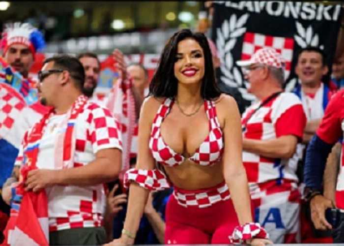 INI Foto Sexy Ivana Knoll, Selama Piala Dunia 2022 Qatar, Bikin Berdegub!