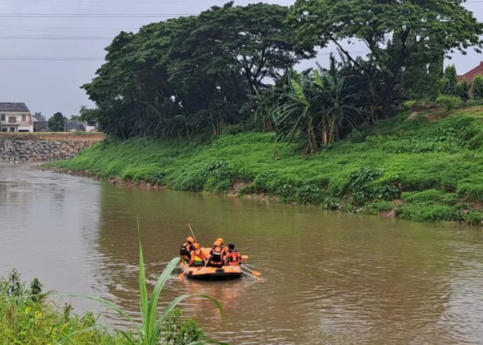 Remaja Terseret Arus di Kali Cikarang, Tim SAR Lakukan Pencarian