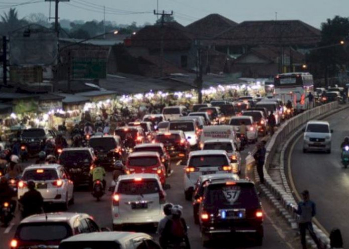 Jalan Arteri Karawang dan Tol Japek Mulai Ramai Dilewati Pemudik dari Arah Jakarta