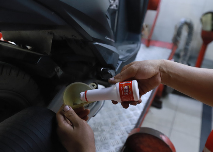 PENTING UNTUK PEMILIK MOTOR HONDA:  Cara Menggunakan Oil System Cleaner Untuk Bersihkan Bagian Dalam Mesin