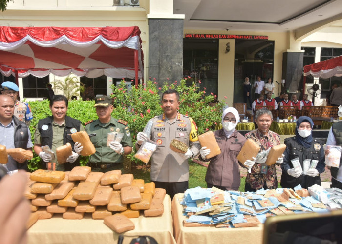 Polres Metro Bekasi Musnahkan 79,123 Kilogram Ganja Hasil Penangkapan Bandar Narkoba Jaringan Lintas Provinsi