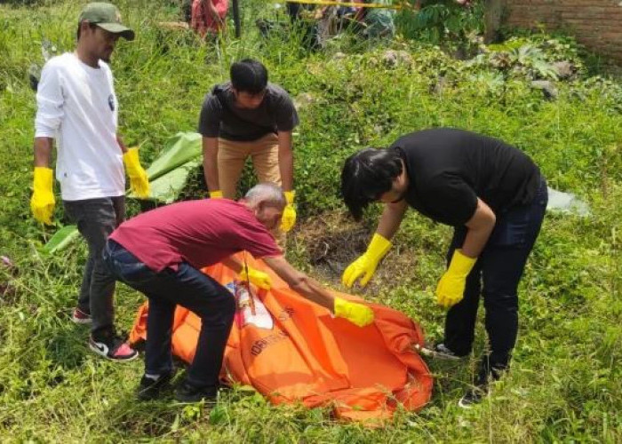 Bau Busuk Menyeruak, Warga Terperanjat dengan Penemuan Mayat Misterius di Cireunghas Sukabumi 