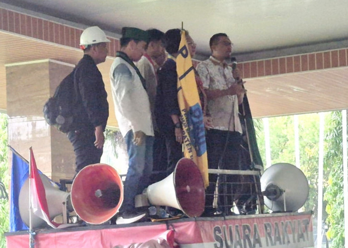 DPRD Sebut Aksi Mahasiswa Alarm Keras bagi Pemerintah Kabupaten Bekasi