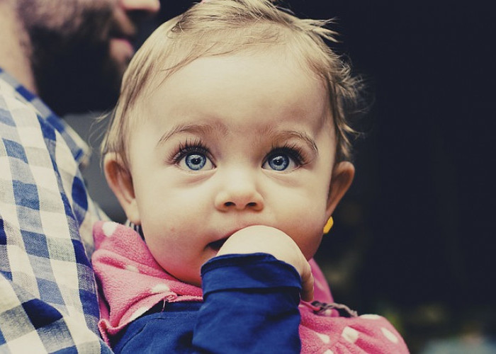 Penting Banget! Kenali Ciri-ciri Mata yang Sehat pada Bayi Ini Moms