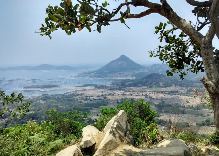 Skip Bandung Penuh Macet! Healing Lebaran di 12 Wisata Purwakarta Asik!