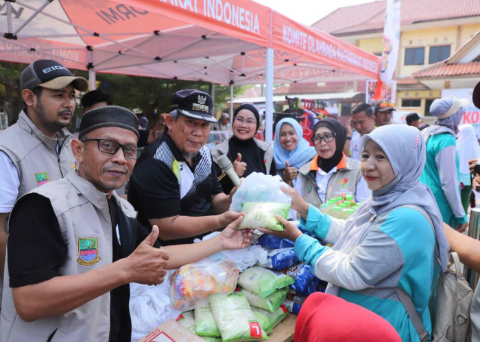Geliatkan Olahraga Masyarakat di Wilayah Utara, TP-PKK dan KORMI Helat Bazar Sembako Murah di Muaragembong