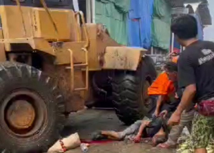 Tragis, Kuli Panggul Tertabrak Buldozer di Pasar Induk Cibitung