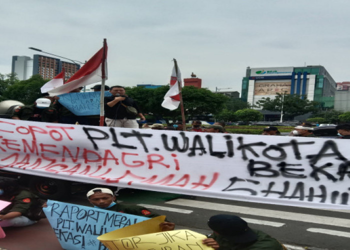 Aksi Lanjutan, Ratusan Gabungan LSM Geruduk Kemendagri Tuntut Plt Wali Kota Bekasi Dicopot
