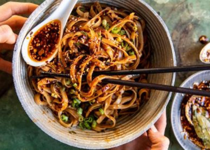 Resep Mie Chili Oil Pedas Manis yang Enak dan Bikin Nagih!