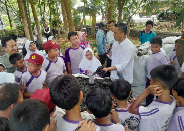 Berkolaborasi dengan Sekolah Adiwiyata, DLH Karawang Kenalkan Inovasi Pengolahan Daur Ulang Sampah Organik