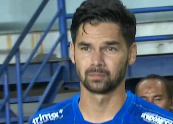 Babak Pertama Persib Bandung vs Persik Kediri Masih Imbang 0-0