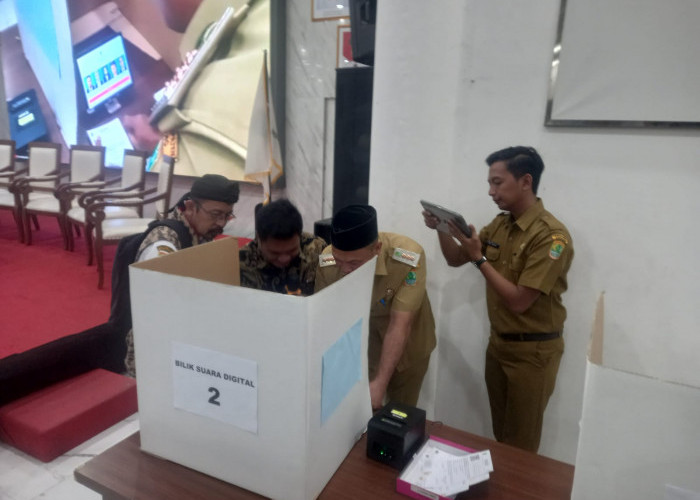 67 Desa di Karawang Kembali Laksanakan Pilkades Digital, Pemilih Bisa Coblos Lewat Layar Sentuh