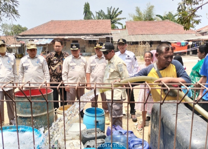 9 Kecamatan yang Terdampak Kekeringan Dapat Bantuan Air Bersih dari Camat se Kabupaten Bekasi
