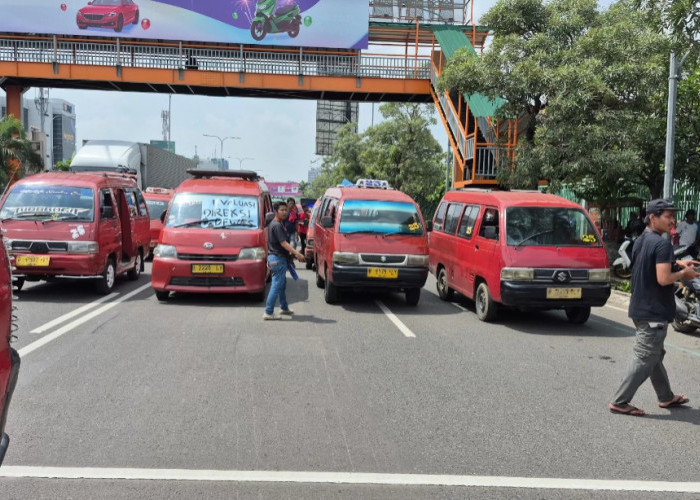 Sopir Angkot Siap Demo Lagi Karena Trans Beken Turunkan Penghasilan