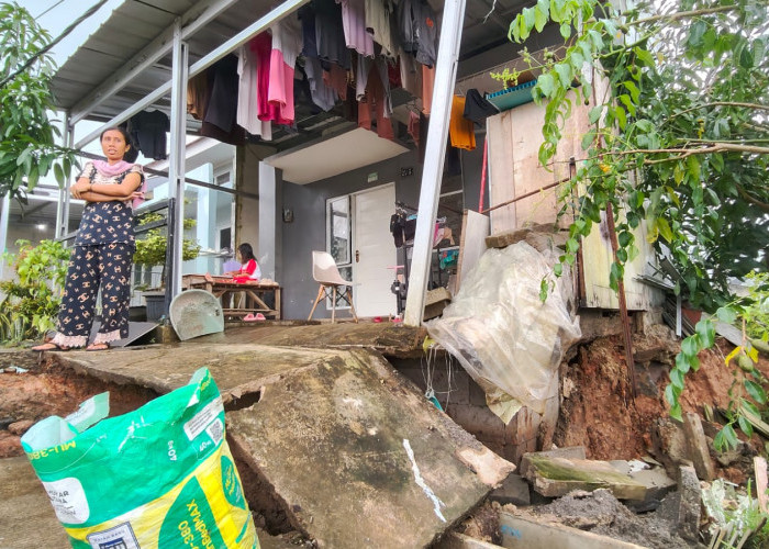 2 Rumah di Perumahan Villa Lestari Nyaris Ambruk, Warga Desak Pengembang Lakukan Penangan Cepat