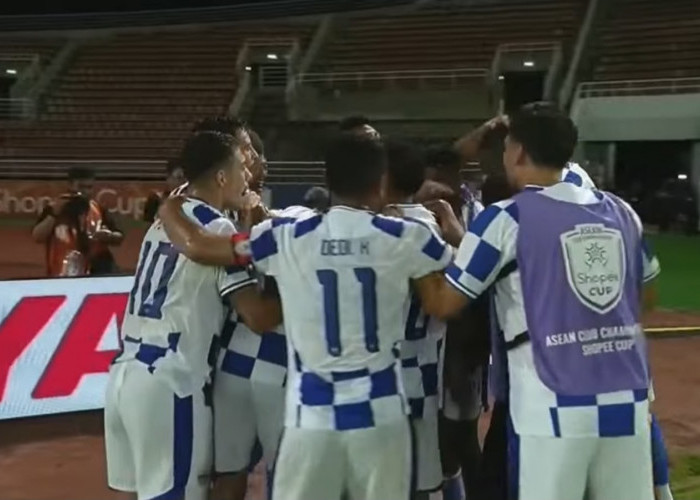 Comeback Dramatis Persib! Peralta Buka Jalan, Berguinho dan Menalo Hancurkan Port FC di Injury Time