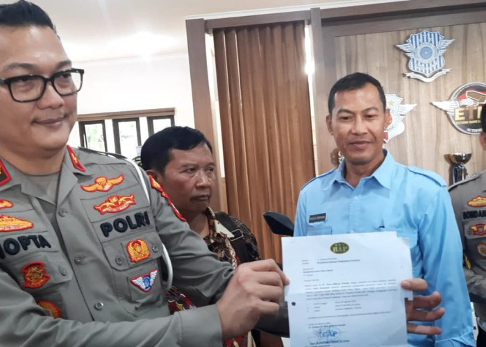 Video Viral Polisi Nilang Pengemudi Truk di Kawasan Cikarang Ternyata Hoax