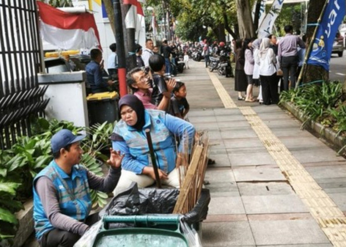 Pemprov Jabar Rekrut 3.040 THL Penyapu Jalan pada 2026