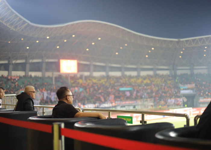 Saksikan Pertandingan Liga Satu, Pj Wali Kota Bekasi Pastikan Kesiapan GOR PCB