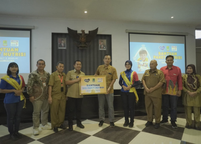 Indomaret dan Bebelac Salurkan Paket Nutrisi untuk Masyarakat Karawang Dukung Anak Indonesia Tumbuh Hebat