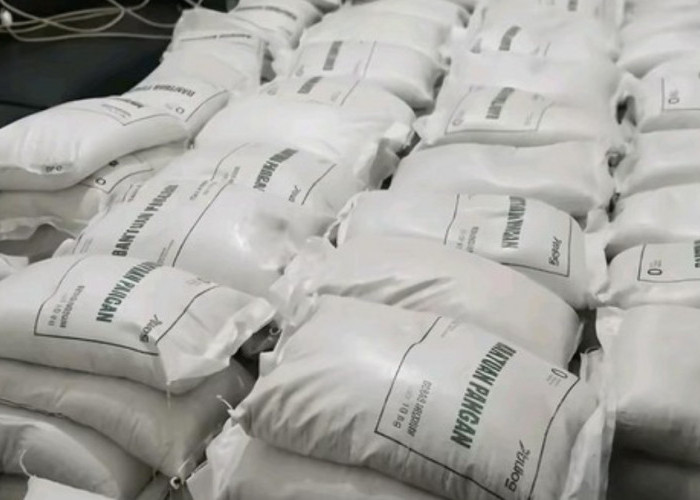 Polisi Amankan 1,98 Ton Beras Bantuan Pemerintah dari Rumah Pengepul di Cirebon